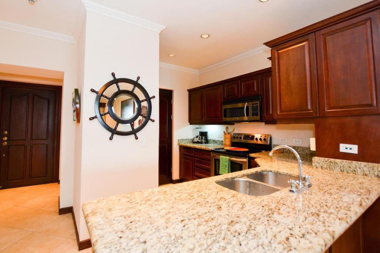 Exquisitely Decorated 5Th-Floor Aerie With Views Of Two Bays In Flamingo Villa ปลายาฟลามิงโก ภายนอก รูปภาพ
