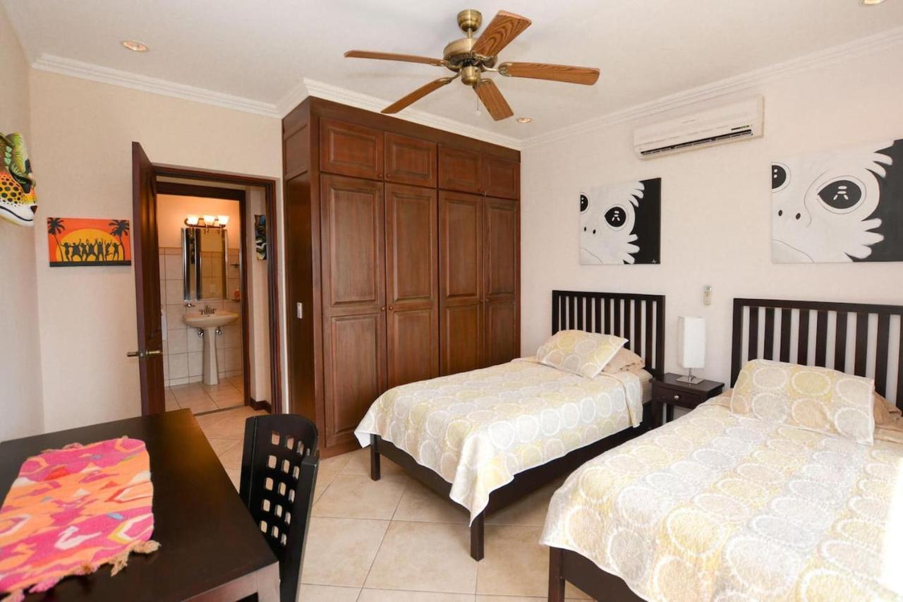 Exquisitely Decorated 5Th-Floor Aerie With Views Of Two Bays In Flamingo Villa ปลายาฟลามิงโก ภายนอก รูปภาพ
